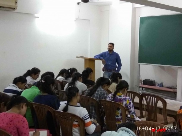 best-neet-classes-in-jabalpur-best-pat-classes-in-jabalpur-best-biology-classes-in-jabalpur-dr-chandel-biology-classes-in-jabalpur-big-3